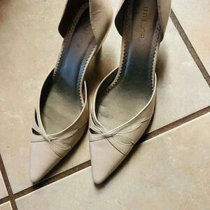 UNISA WOMENS SHOES GENUINE LEATHER MADE IN BRASIL LIGHT COLOR LIKE NEW S…